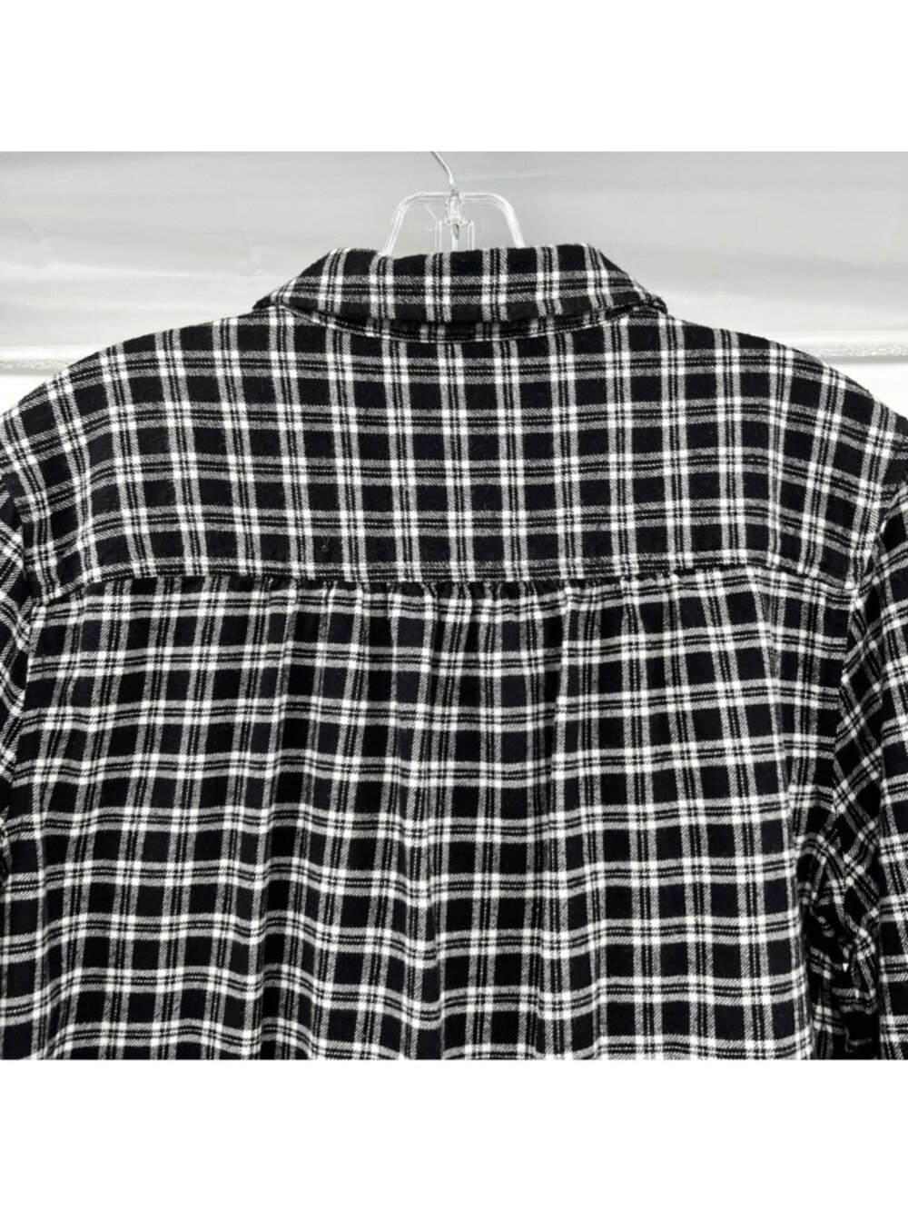 Croft & Barrow Womens Plaid Button Up Top Long Sleeve Black/White Size Large - Picture 6 of 9